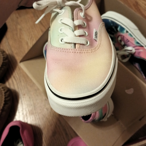 Multi color vans - Picture 2 of 5